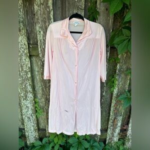 Vintage Vanity Fair Pink Nylon Button-Front Robe – Size Small